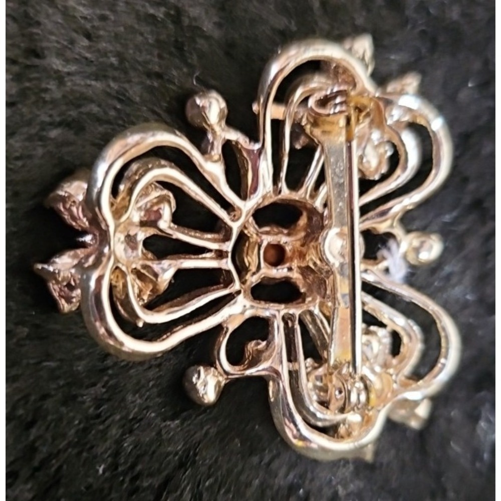 5 Vintage Costume Jewelry Brooches and one Ring - Picture 9 of 13